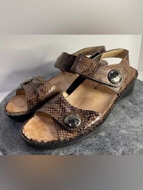 Finn Comfort Alanya Brown Snakeskin Wedge Sandals Heels 9